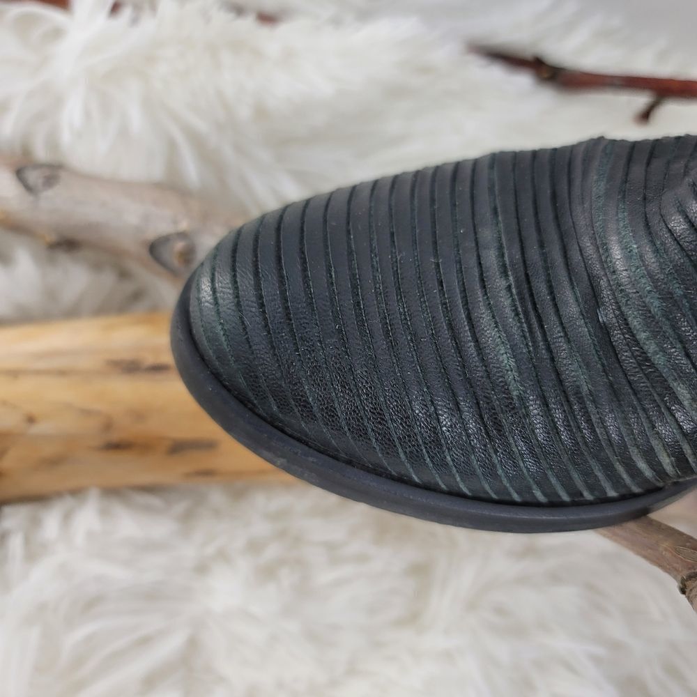 Ateliers textured black leather d'orsay booties - Picture 3 of 11